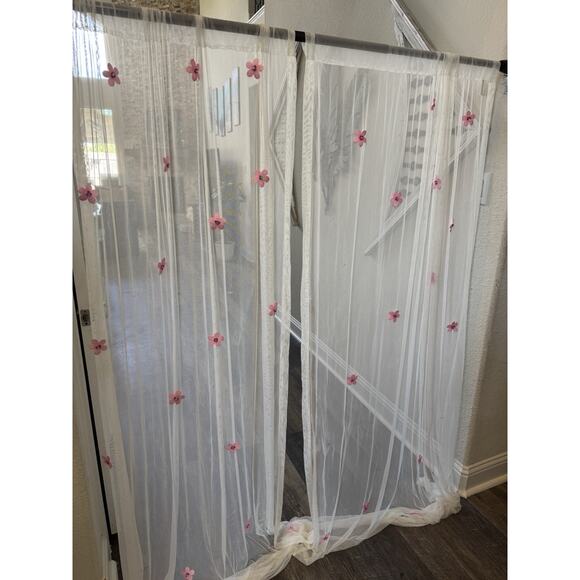 Set Of 2 Mi Zone Taylor Pink Flower Sheer Tailored Curtain Panels 51x83” - Picture 3 of 5